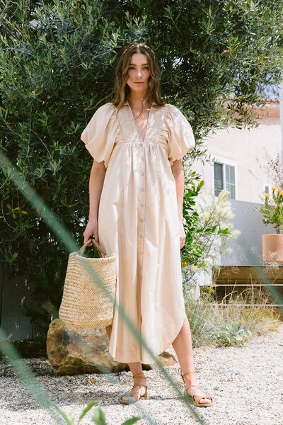 Robe mi-longue Annie Wear à manches bouffantes smockées