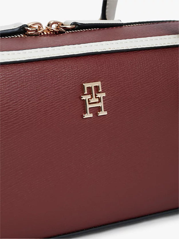 Colour-Blocked Rectangular Shoulder Bag