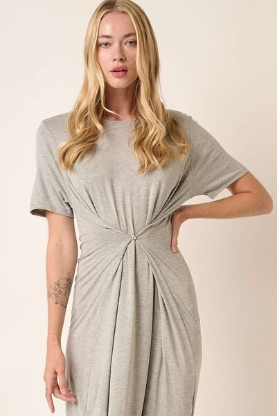 Robe courte à fentes latérales et col rond Mittoshop