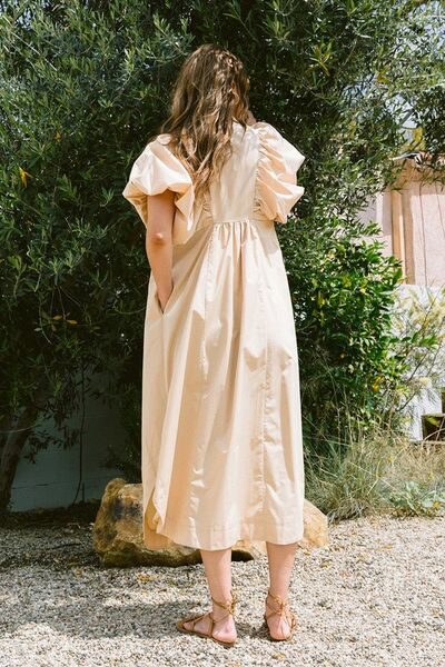 Robe mi-longue Annie Wear à manches bouffantes smockées