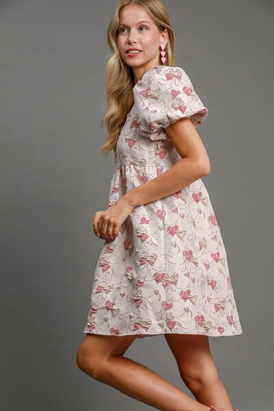 Umgee Herz-Jacquard-Minikleid mit eckigem Ausschnitt und Puffärmeln