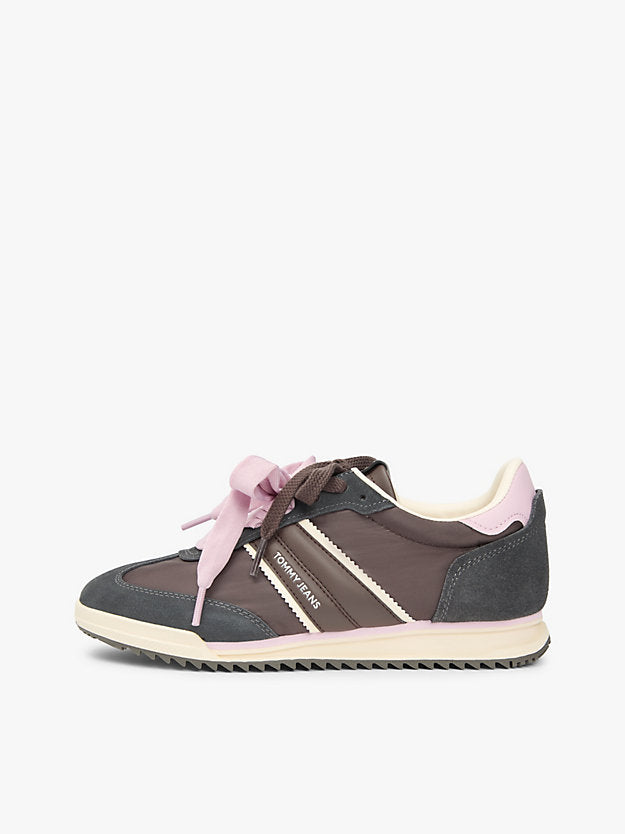 Low Profile Serrated Trainers