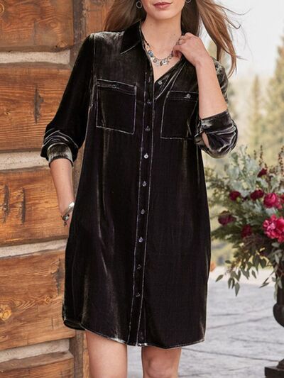 Robe longue aux genoux avec manches longues et boutonnage haut-bas
