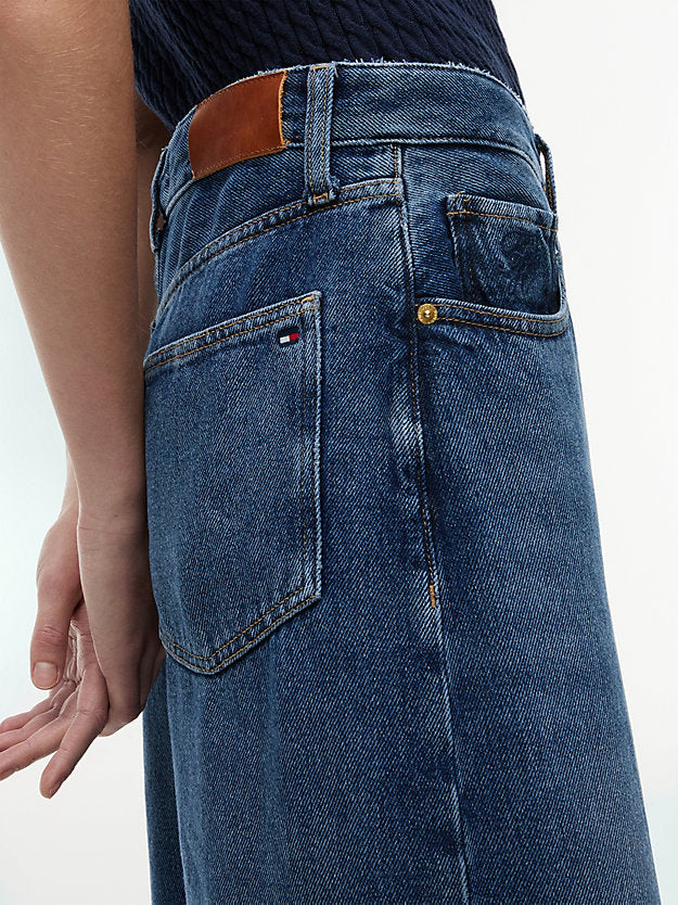 Mid Rise Barrel Leg Jeans