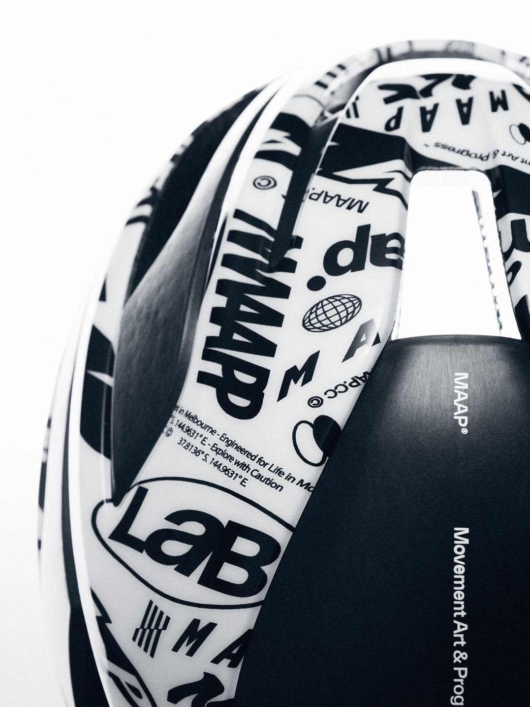 Elemento CE - Monochrome