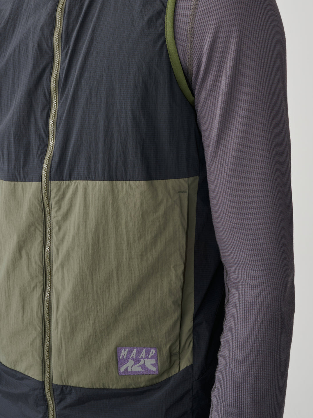 Alt_Road Insulated Vest - Black