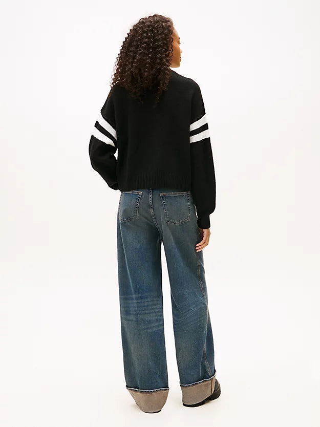 Intarsia Logo V-Neck Relaxed Jumper