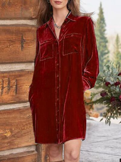 Robe longue aux genoux avec manches longues et boutonnage haut-bas